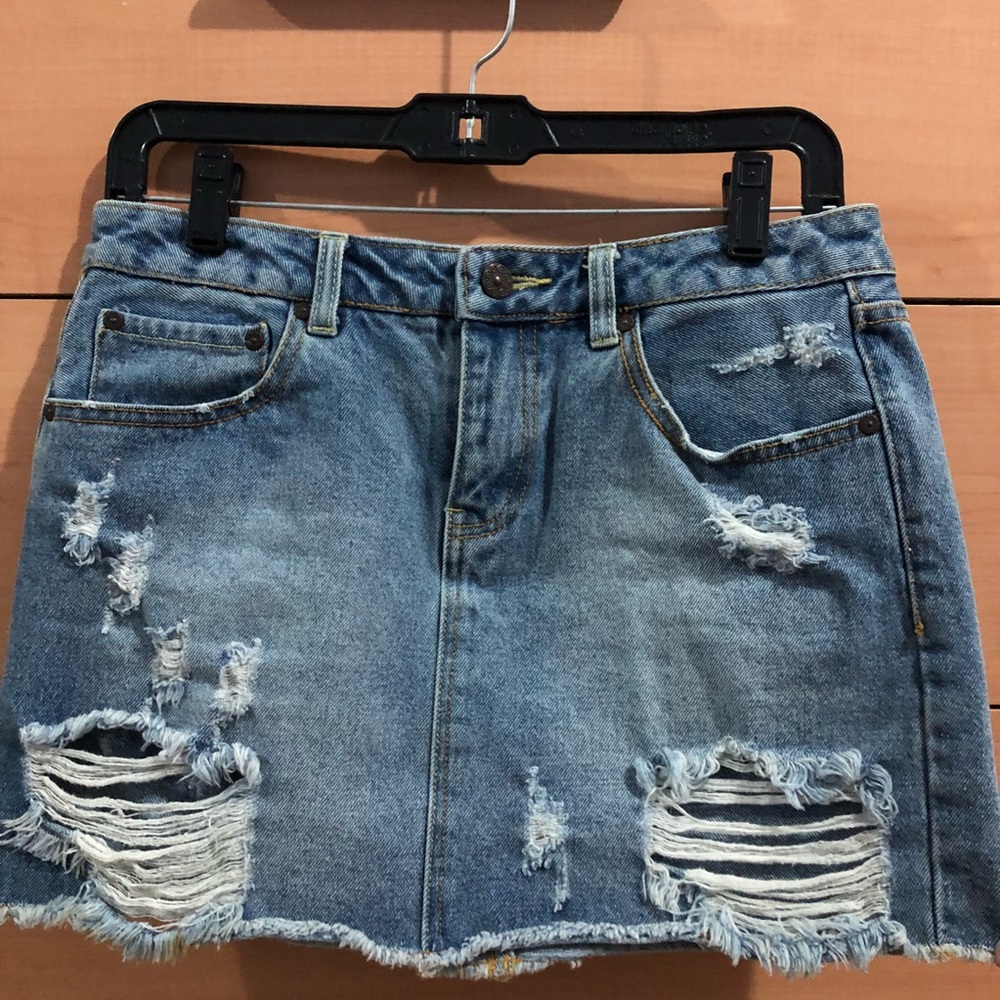 Forever 21 ripped denim skirt